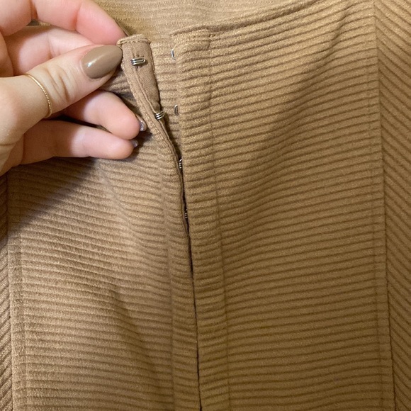 Square-neck Steve Madden Top - Picture 2 of 3